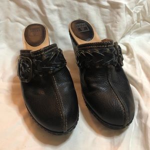 LAST CALL: Frye Candice Heeled Black Clogs 7.5